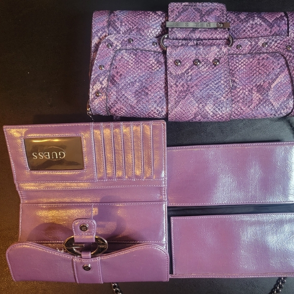Guess Clutch with wallet and checkbook cover. Has a chain link strap.  Excellent - Picture 1 of 11